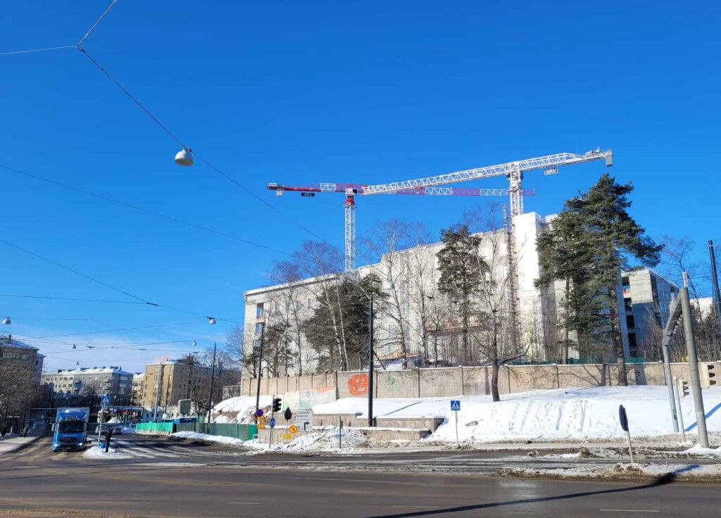 Kuvassa Laakson sairaalan työmaa ulkoa.