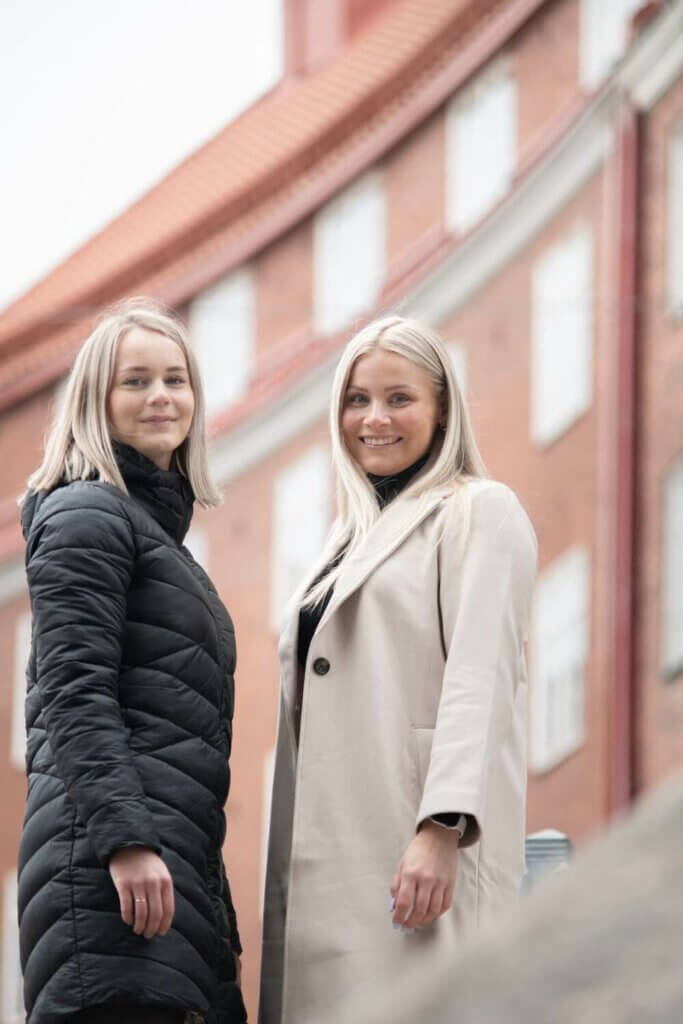 Kuvassa MediPowerin asiantuntijoita valmiina palvelemaan sote-alan henkilöstövuokrauksessa Tampereella.